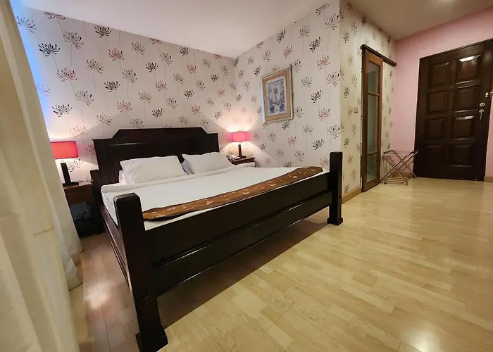 August Hotel