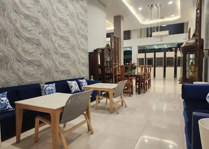 Hotel August