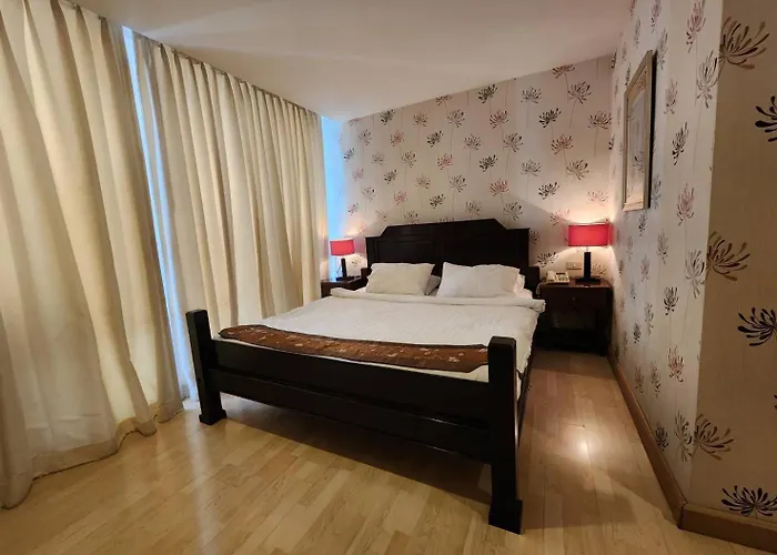 Hotel August