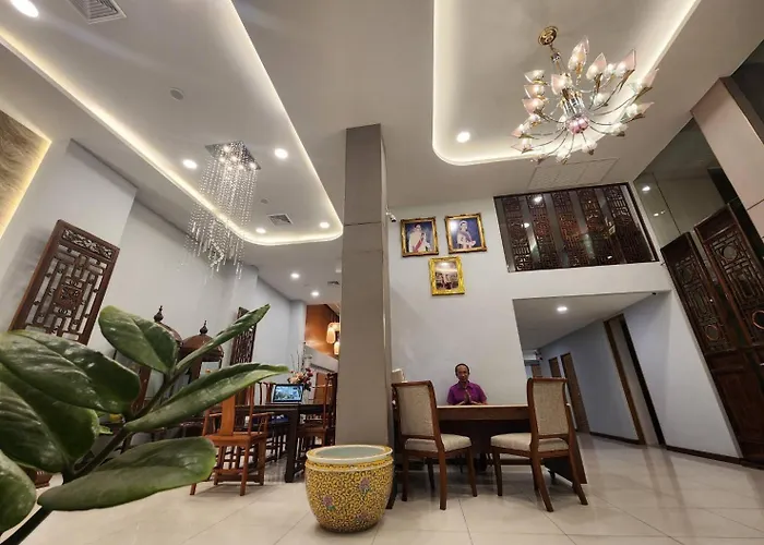 August Hotel 3*