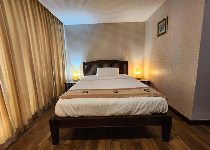August Hotel