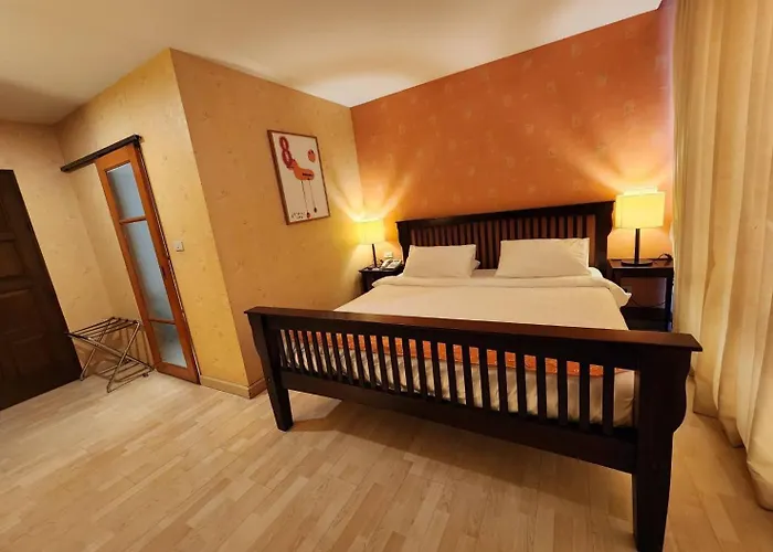 August Hotel 3*