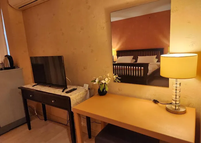 Hotel August 3*
