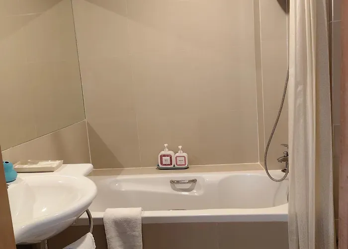 August Hotel 3*