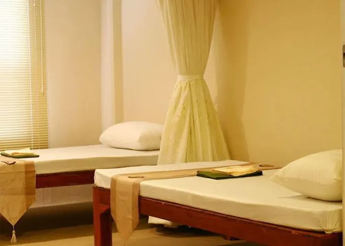 Hotel August 3*